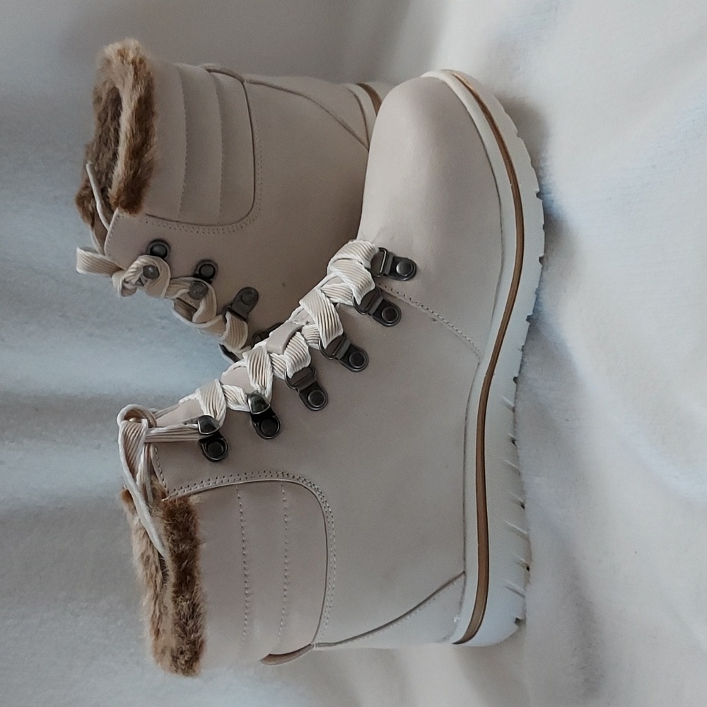 Cliffs by White Mountain Booties